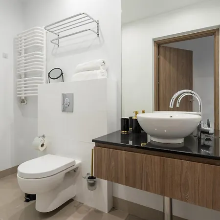 Urban Chic - Great Location - Stylish - Wronia45a