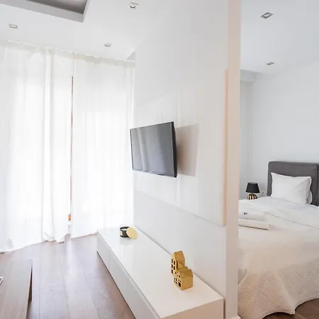 Urban Chic - Great Location - Stylish - Wronia45a