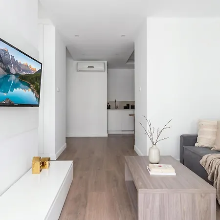 Urban Chic - Great Location - Stylish - Wronia45a شقة