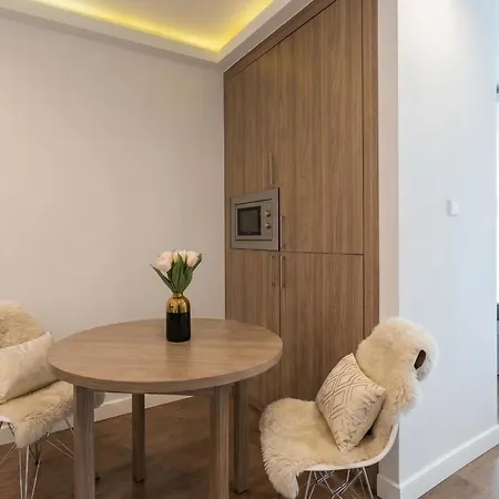 Urban Chic - Great Location - Stylish - Wronia45a وارسو