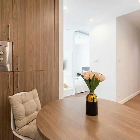 شقة Urban Chic - Great Location - Stylish - Wronia45a *