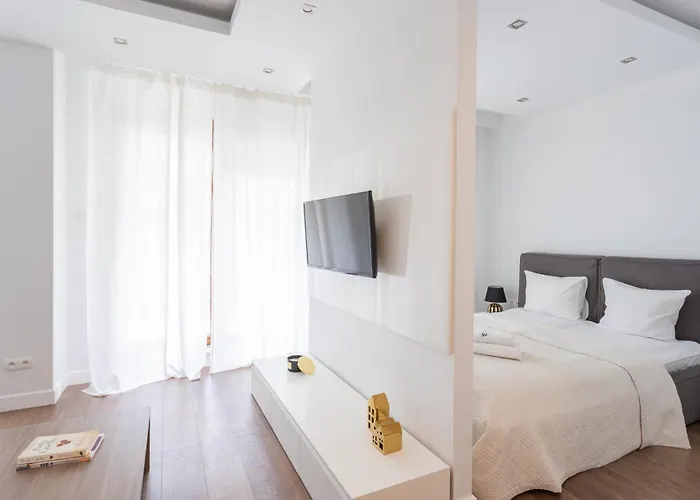 Urban Chic - Great Location - Stylish - Wronia45a